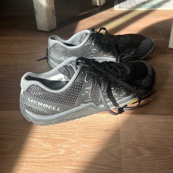 merrell women's trail glove 5 sneaker